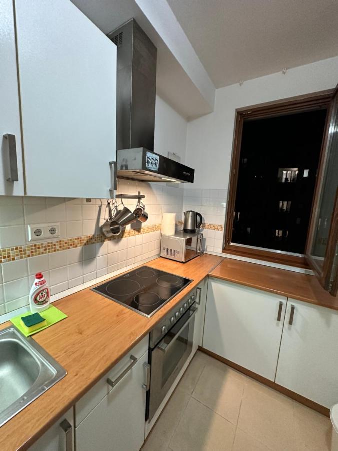 Central Apartment With Balcony Budapest Bagian luar foto