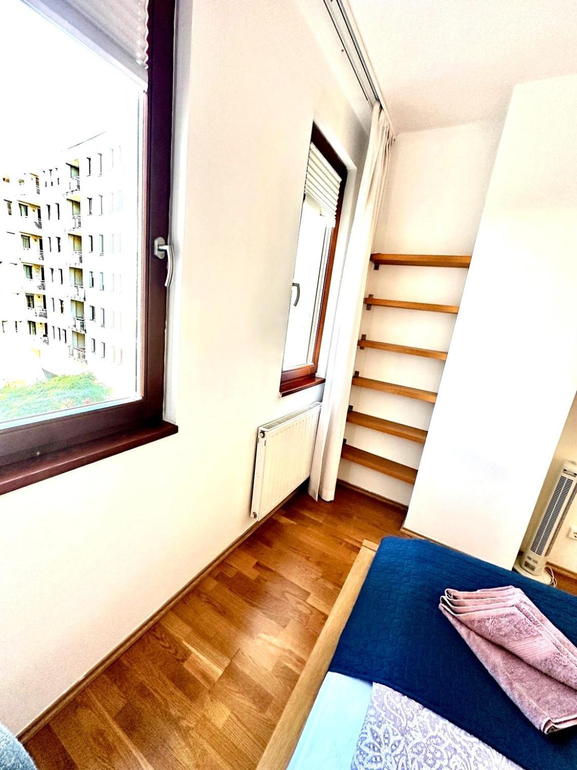 Central Apartment With Balcony Budapest Bagian luar foto